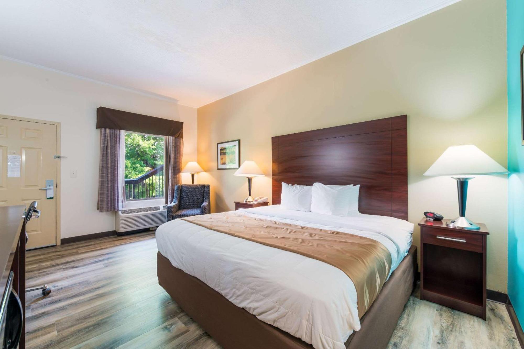 Quality & Hotel 2*